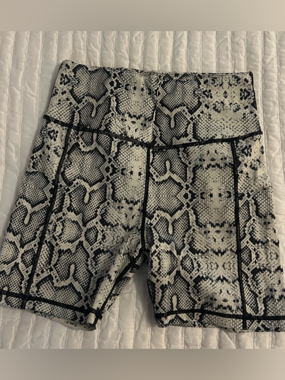 High-Rise Snake Print Women’s Bike Shorts - Black & White